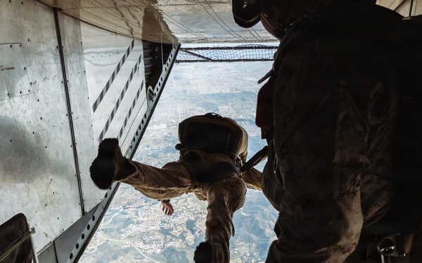 11th MEU Maritime Raid Force Conducts Static Line and Military Free Fall Training
