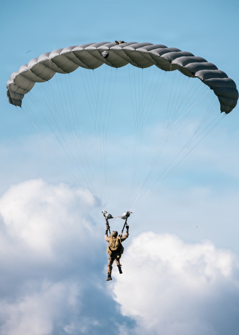 11th MEU Maritime Raid Force Conducts Static Line and Military Free Fall Training
