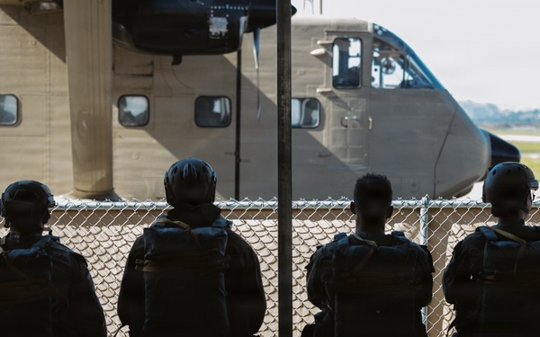 11th MEU Maritime Raid Force Conducts Static Line and Military Free Fall Training