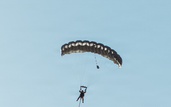 11th MEU Maritime Raid Force Conducts Static Line and Military Free Fall Training