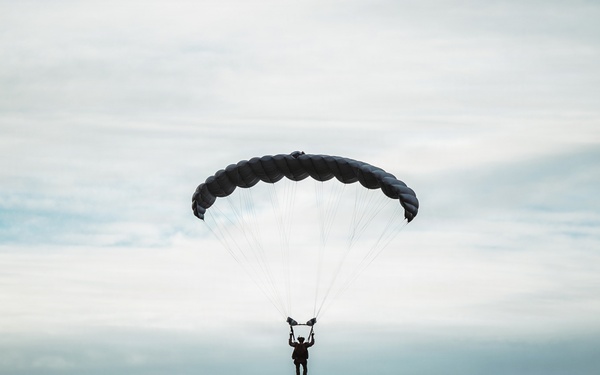 11th MEU Maritime Raid Force Conducts Static Line and Military Free Fall Training