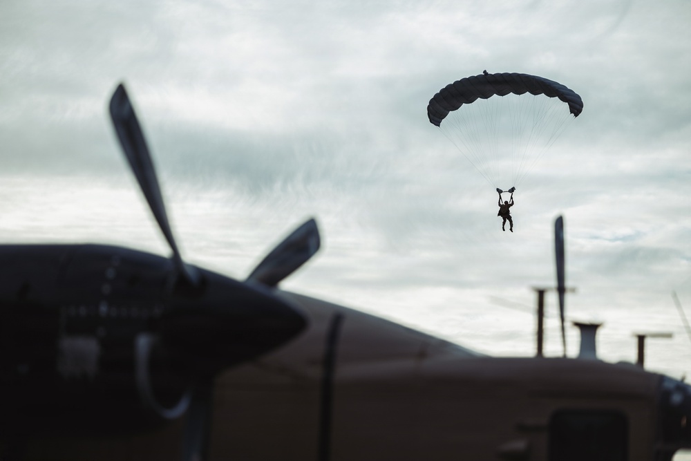 11th MEU Maritime Raid Force Conducts Static Line and Military Free Fall Training