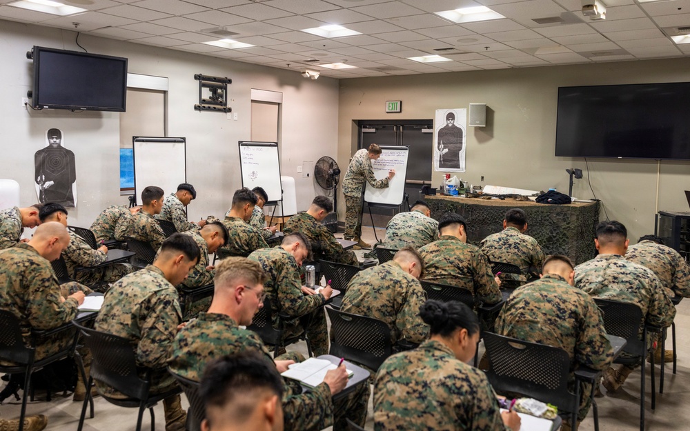 I MEF Marines participate in a basic machine gun course