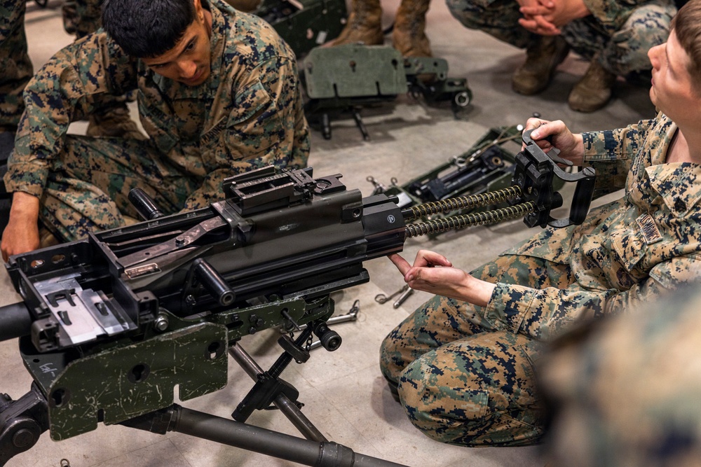 I MEF Marines participate in a basic machine gun course