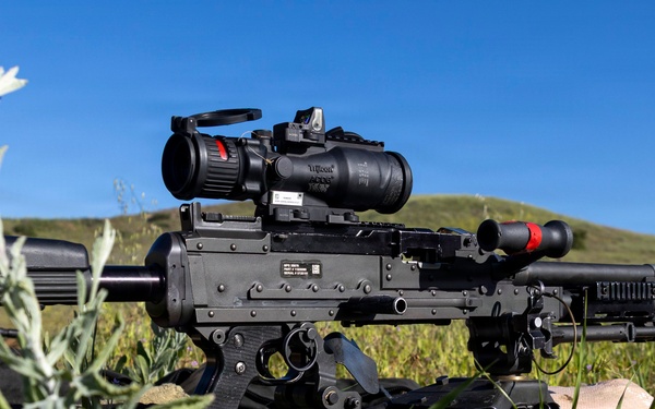 I MEF Marines conduct a machine gun range