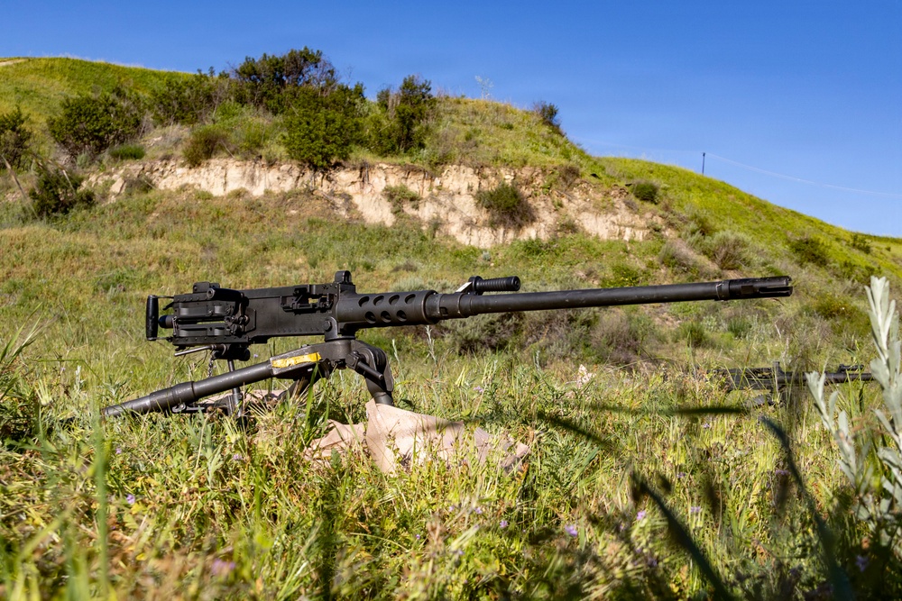 I MEF Marines conduct a machine gun range