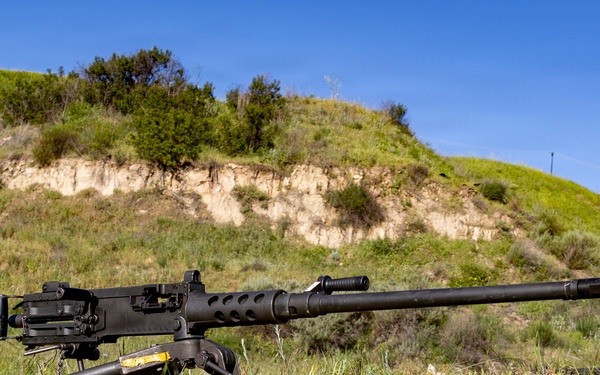 I MEF Marines conduct a machine gun range