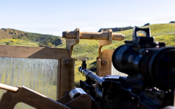 I MEF Marines conduct a machine gun range