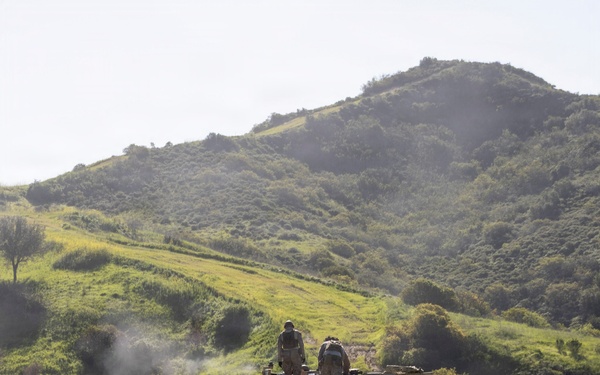 I MEF Marines conduct a machine gun range