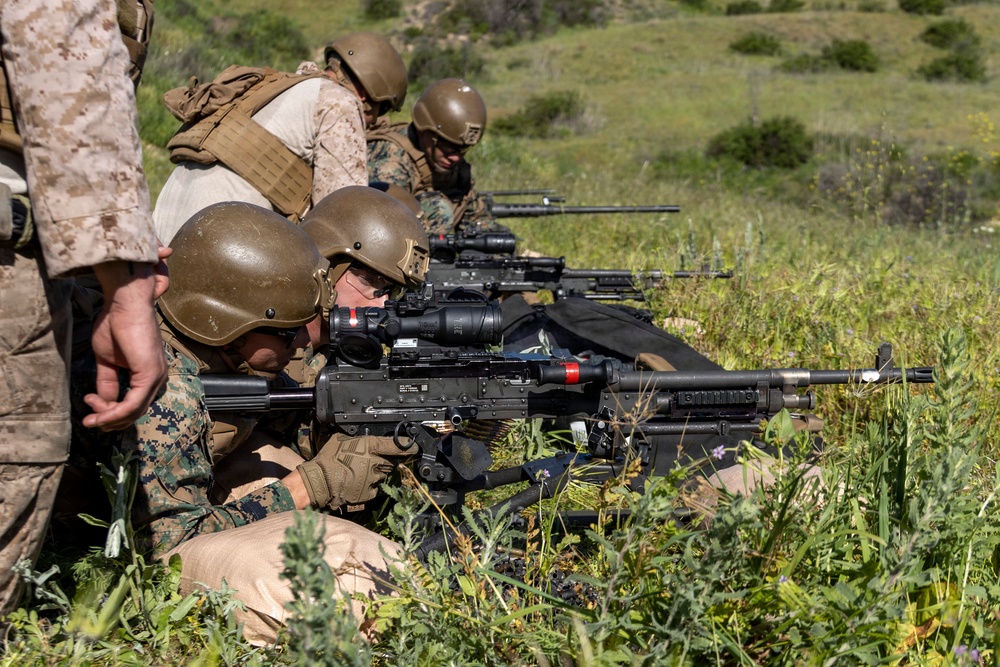 I MEF Marines conduct a machine gun range