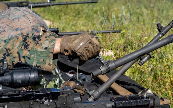 I MEF Marines conduct a machine gun range