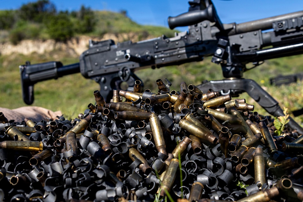 I MEF Marines conduct a machine gun range