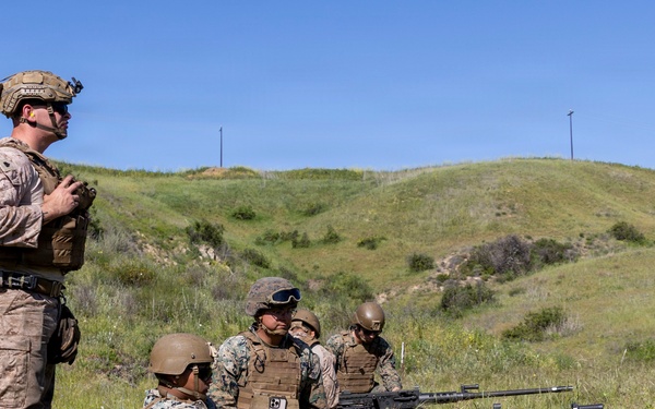 I MEF Marines conduct a machine gun range