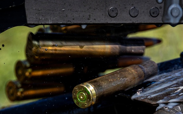 I MEF Marines conduct a machine gun range