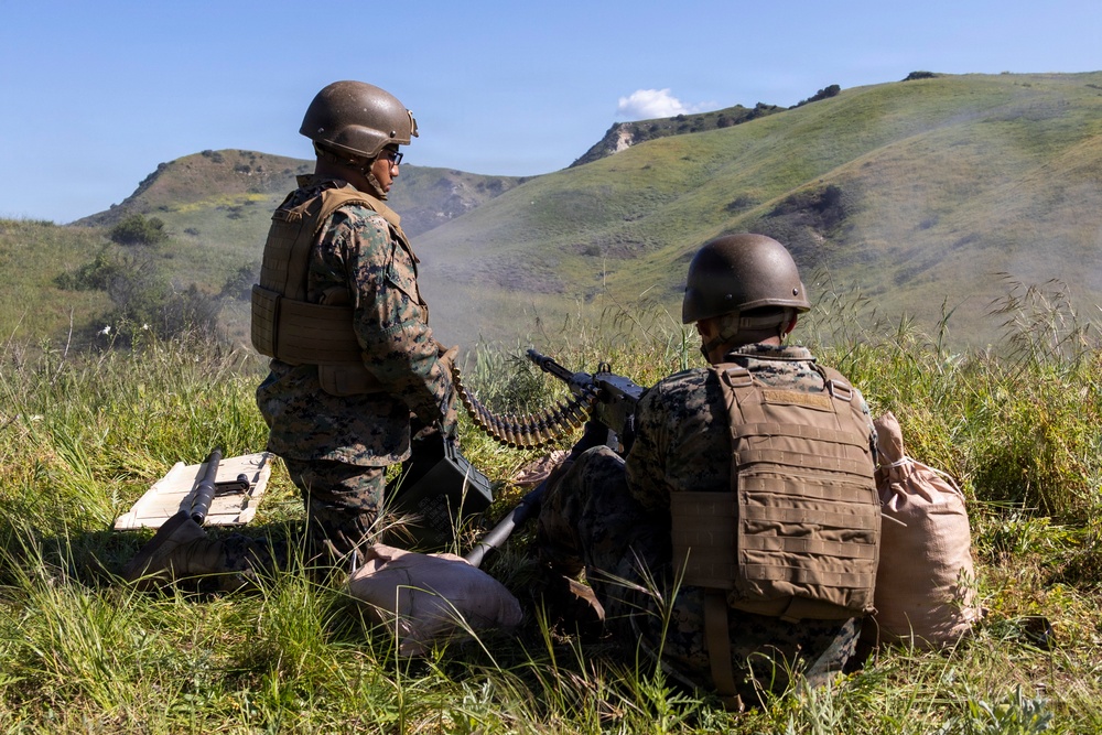 I MEF Marines conduct a machine gun range