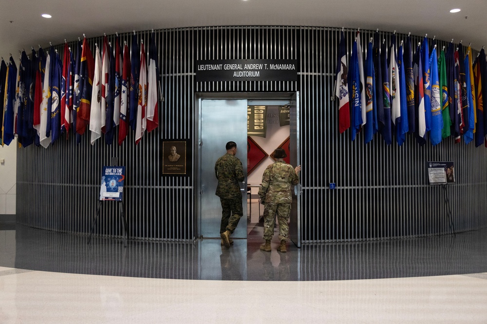 SMMC visits Defense Logistics Agency