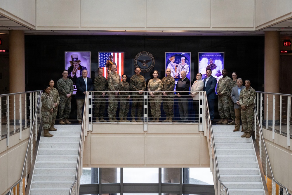 SMMC visits Defense Logistics Agency