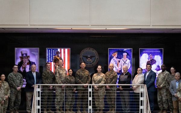 SMMC visits Defense Logistics Agency