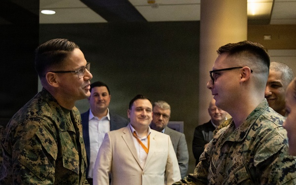 SMMC visits Defense Logistics Agency