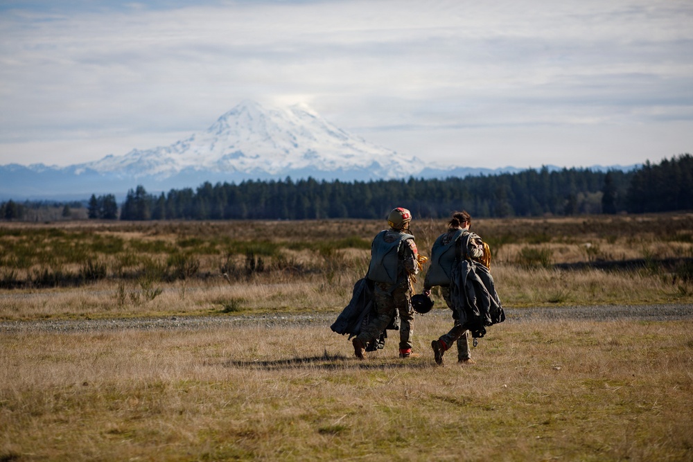 1st Special Forces Group (Airborne) Parachute Riggers make history on Joint Base Lewis-McChord