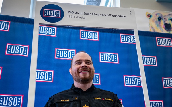 USO celebrates 10th anniversary on JBER