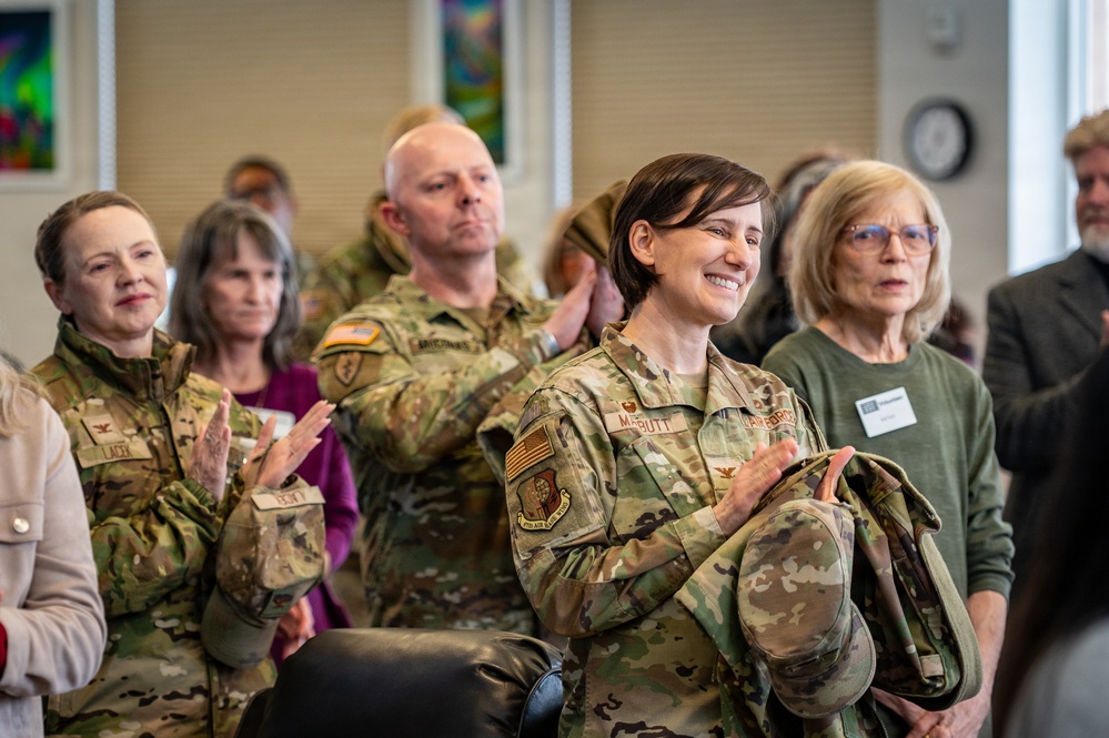 USO celebrates 10th anniversary on JBER