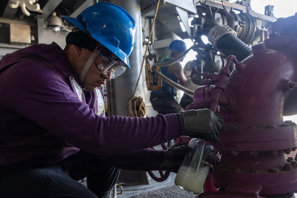 Abraham Lincoln Conducts Fueling-At-Sea with Henry J. Kaiser