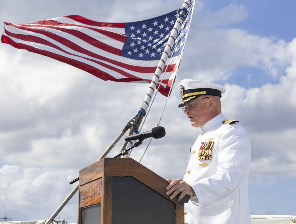 USS Emory S. Land hosts Change of Command Ceremony