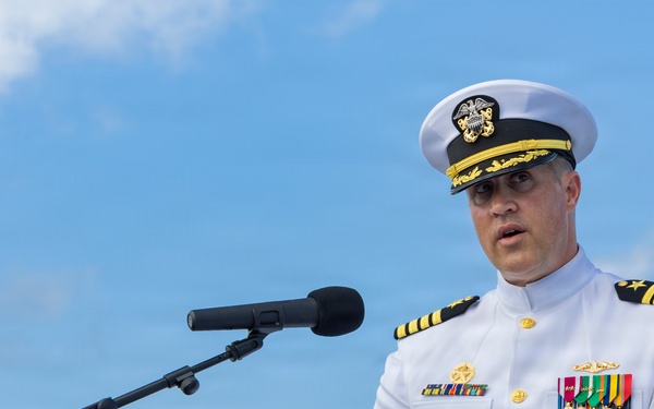 USS Emory S. Land hosts Change of Command Ceremony