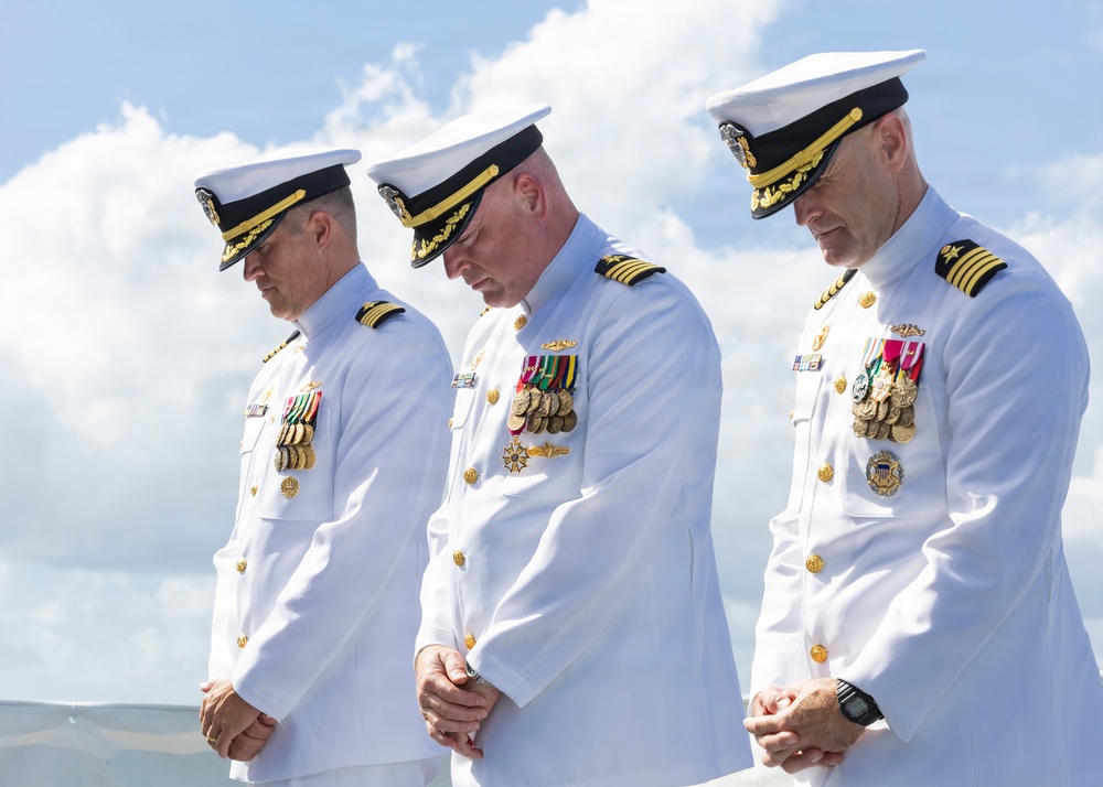 USS Emory S. Land hosts Change of Command Ceremony