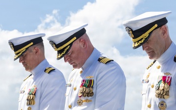 USS Emory S. Land hosts Change of Command Ceremony