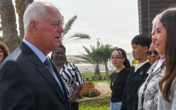 NSA Bahrain Hosts Distinguished Visitor Tour