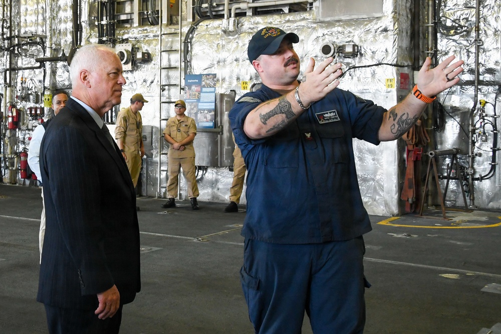 NSA Bahrain Hosts Distinguished Visitor Tour