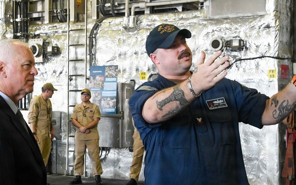 NSA Bahrain Hosts Distinguished Visitor Tour