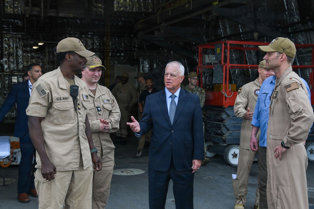 NSA Bahrain Hosts Distinguished Visitor Tour