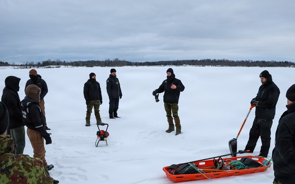 Ice Diving Exercise Strengthens Baltic Maritime Readiness