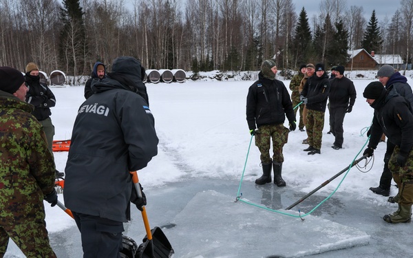 Ice Diving Exercise Strengthens Baltic Maritime Readiness