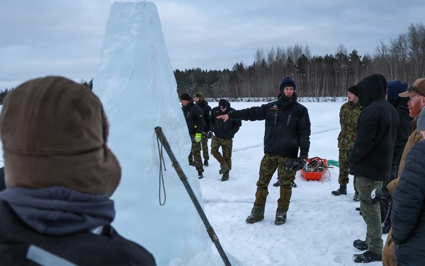 Ice Diving Exercise Strengthens Baltic Maritime Readiness