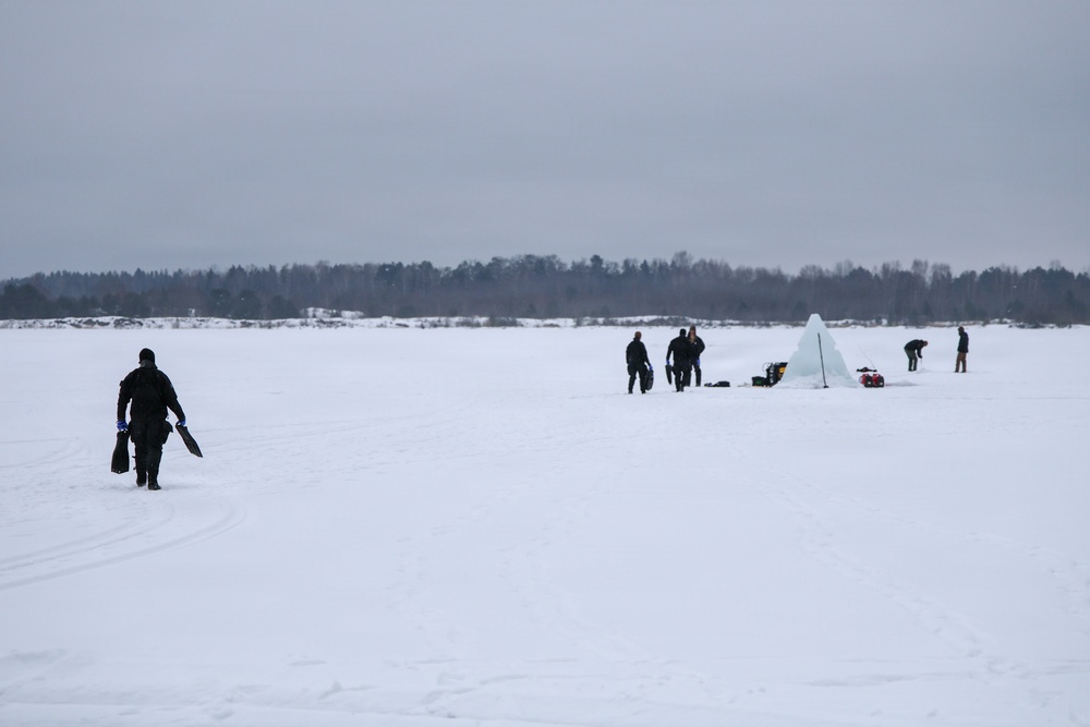 Ice Diving Exercise Strengthens Baltic Maritime Readiness