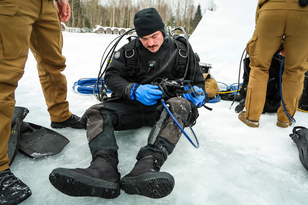 Ice Diving Exercise Strengthens Baltic Maritime Readiness