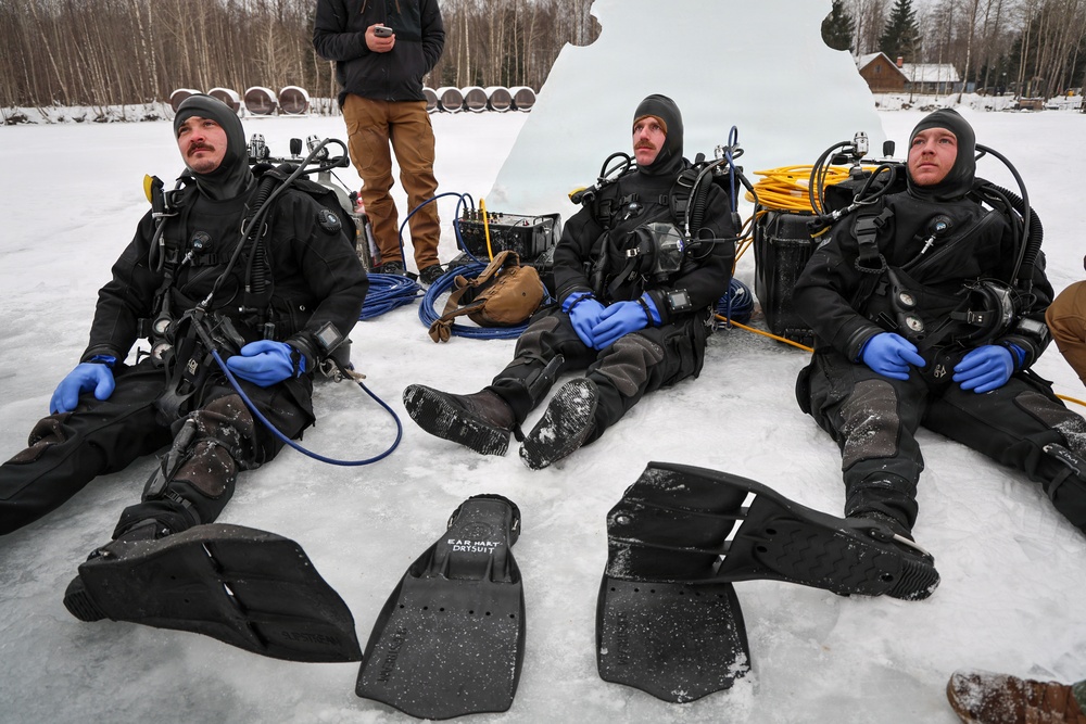 Ice Diving Exercise Strengthens Baltic Maritime Readiness