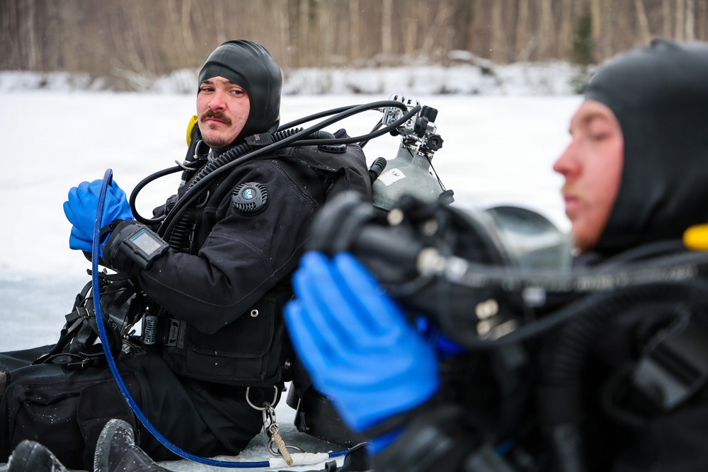 Ice Diving Exercise Strengthens Baltic Maritime Readiness