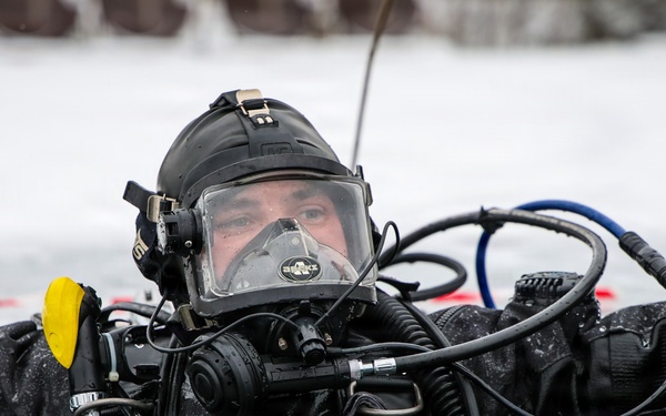 Ice Diving Exercise Strengthens Baltic Maritime Readiness