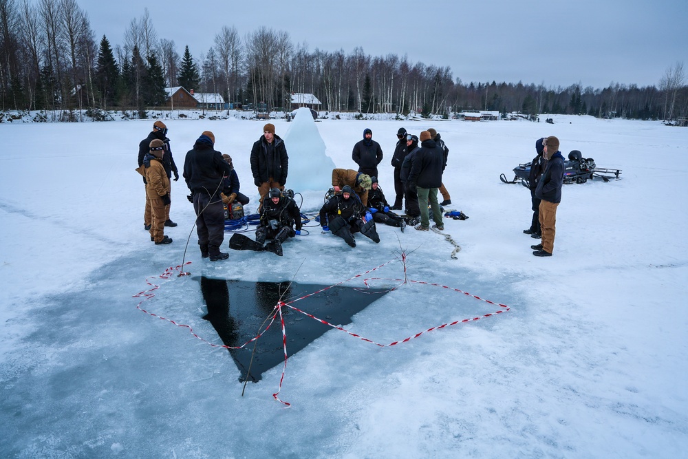 Ice Diving Exercise Strengthens Baltic Maritime Readiness