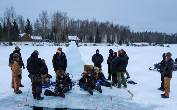 Ice Diving Exercise Strengthens Baltic Maritime Readiness