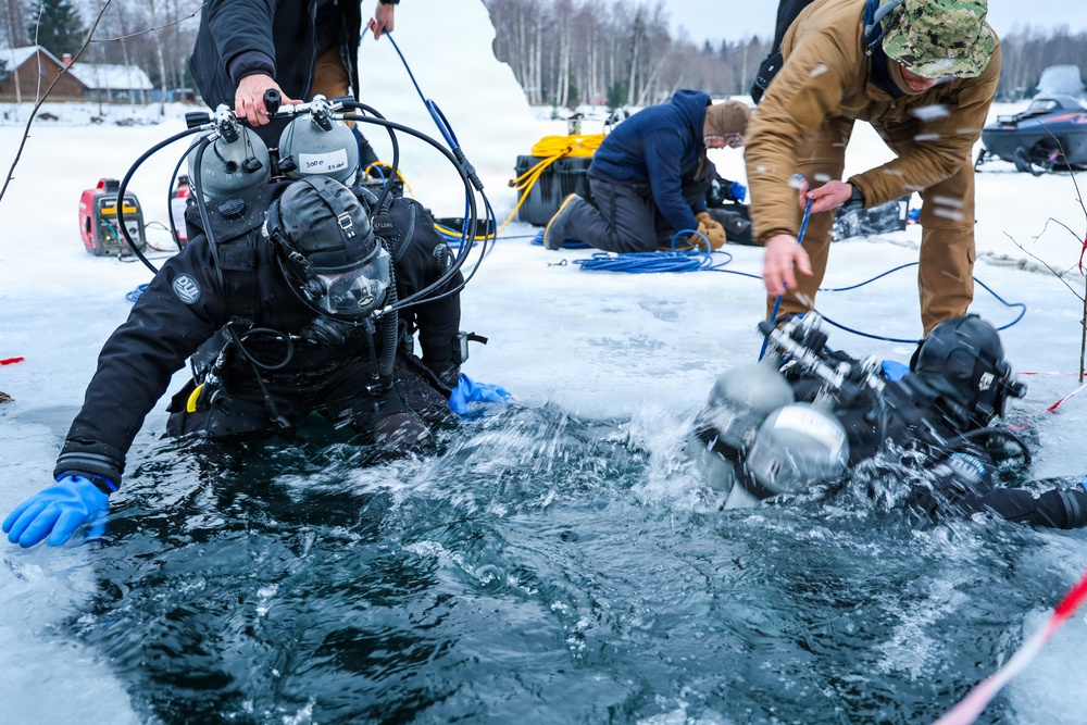Ice Diving Exercise Strengthens Baltic Maritime Readiness