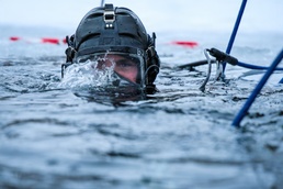 Ice Diving Exercise Strengthens Baltic Maritime Readiness