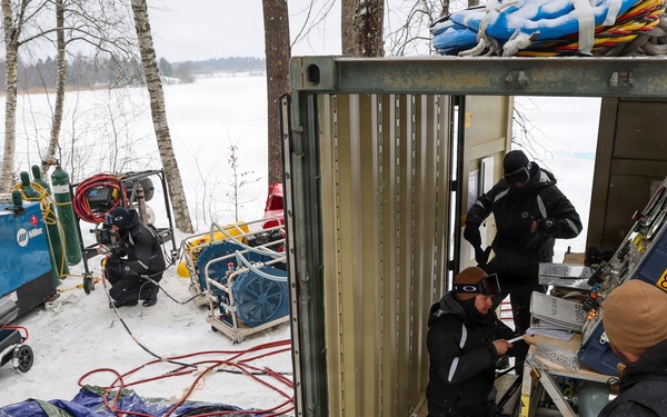Ice Diving Exercise Strengthens Baltic Maritime Readiness
