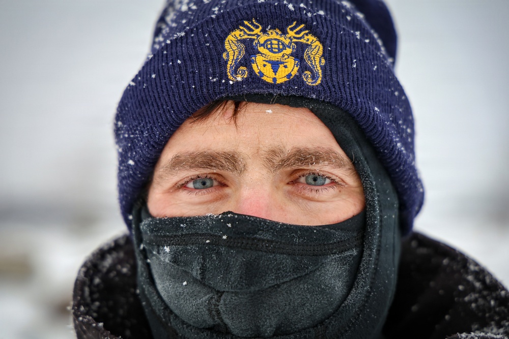 Ice Diving Exercise Strengthens Baltic Maritime Readiness