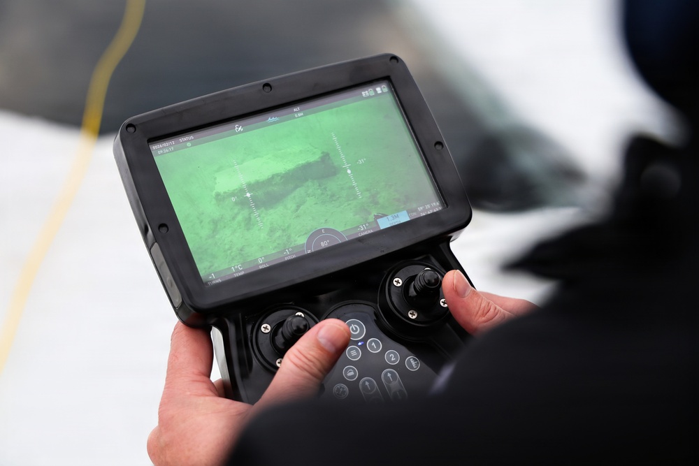 Ice Diving Exercise Strengthens Baltic Maritime Readiness